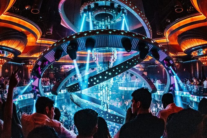 Las Vegas: VIP Club Crawl with Party Bus, Express Entry & Drinks
